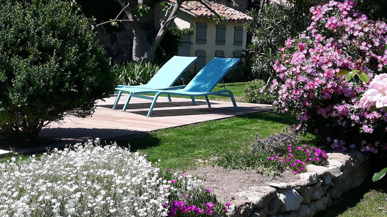 Le Seminaire Bed & Breakfast Roussas Exterior foto
